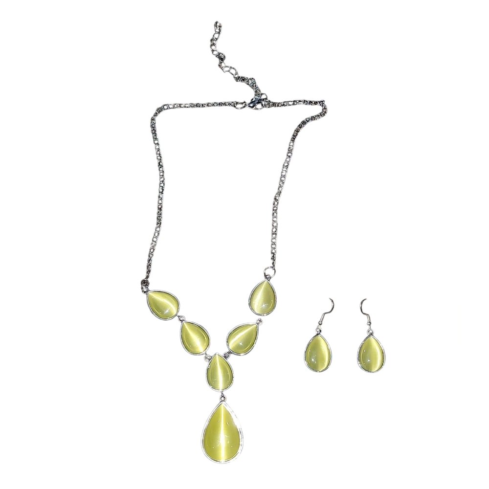 Paparazzi Silver and Yellow Necklace Radiant Elegance Paparazzi Dewy Decadence
